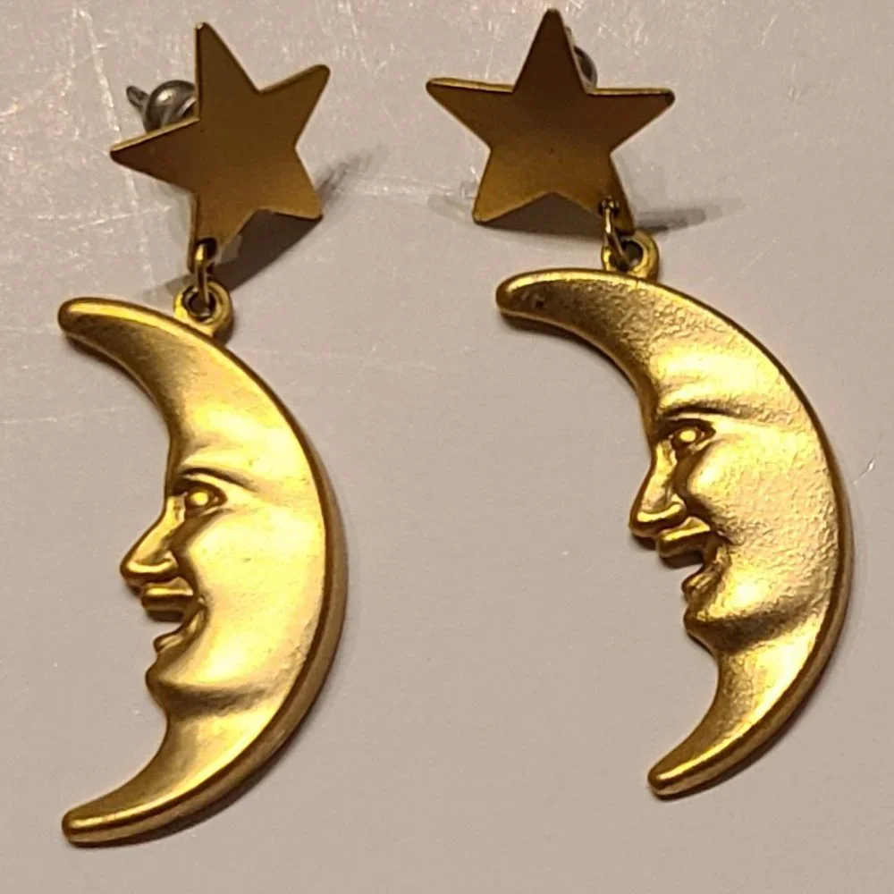 **4/$13** Contempo Design Earrings - Picture 3 of 6